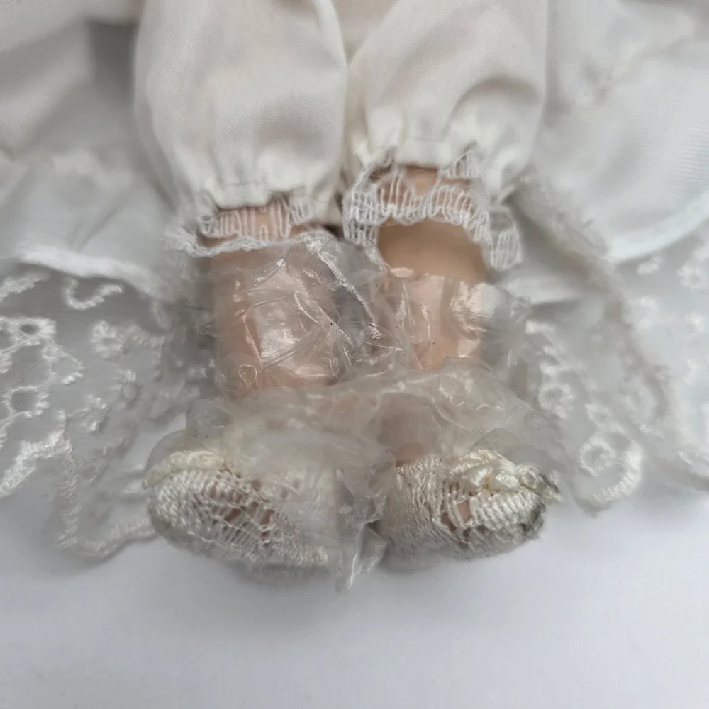 Porcelain Bride Doll 12 in‎ White Satin Lace Dress Vintage Collectible Wedding